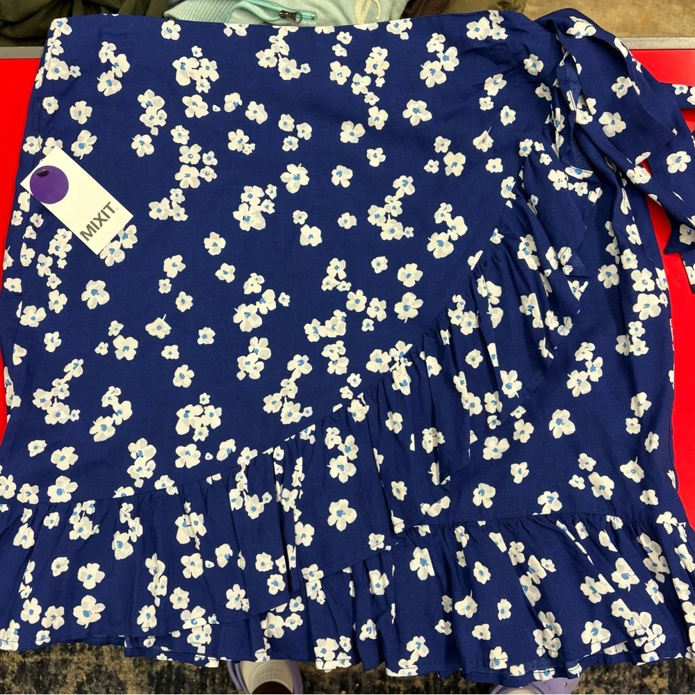 Floral skirt with ruffles, size 16